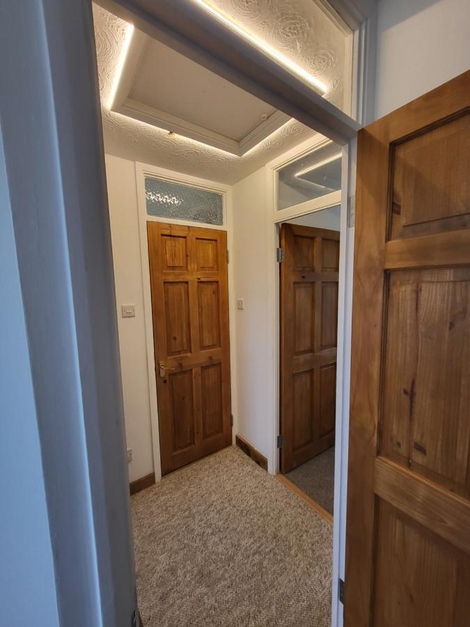 A Great Place For You And Your Dog To Stay 팰머스 외부 사진
